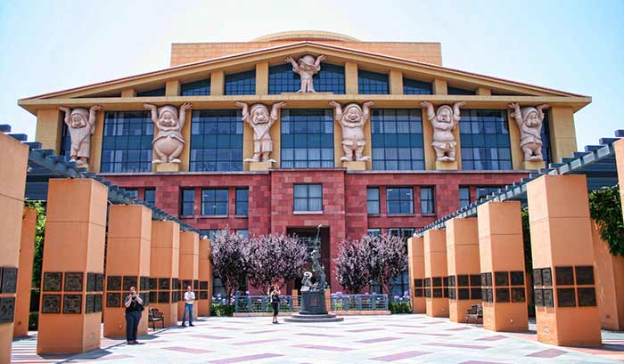 والت دیزنی استودیوز (Walt Disney Studios)