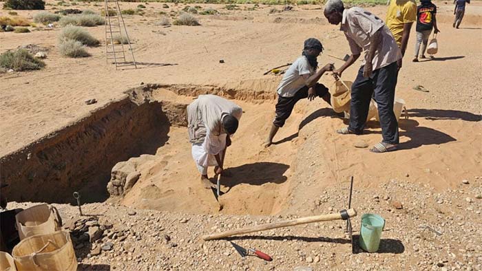 در حال کار در سایت های باستانی